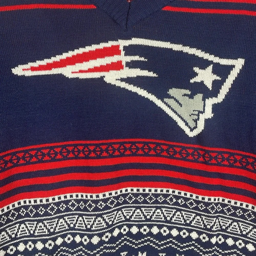 NFL New England Patriots v-neck long sleeve sweater men’s small pullover stretch - Picture 6 of 14
